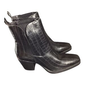 Sleek Black Ankle Booties with Crocodile Texture size 8.5